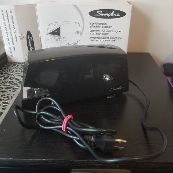 Swingline Model 67 Heavy Duty Commercial Electric Desktop Stapler. - Picture 3 of 7